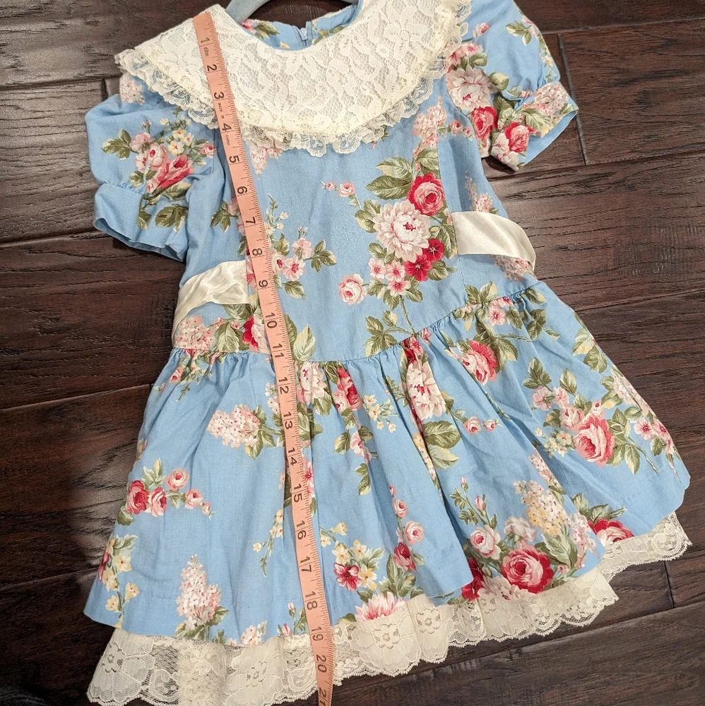 Vintage FAME KIDS Victorian floral dress with lace bib collar